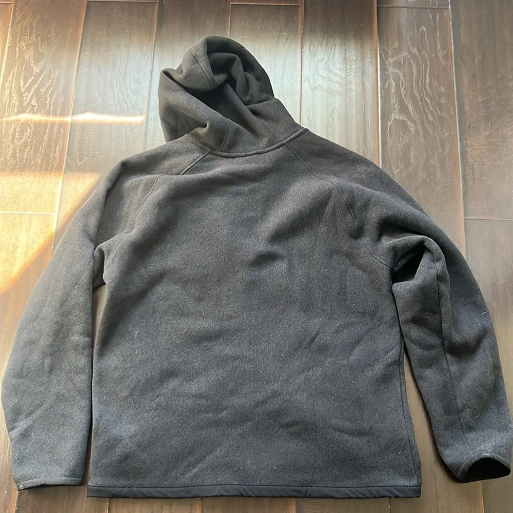 The North Face Men’s Black Fleece Jacket, size L